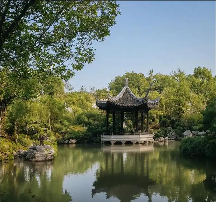 龙里县从容餐饮有限公司